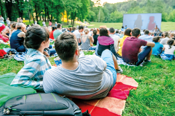 #Stadtwerke-Sommer im TaunaBad - Open Air-Kino am 24. Juli 2026